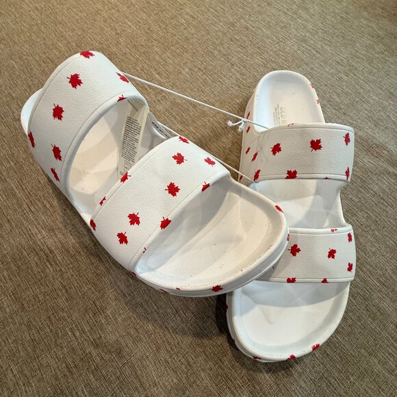 Women's Size 9 Old Navy Maple Leaf (Oh, Canada!) Slide Sandals - Picture 2 of 9
